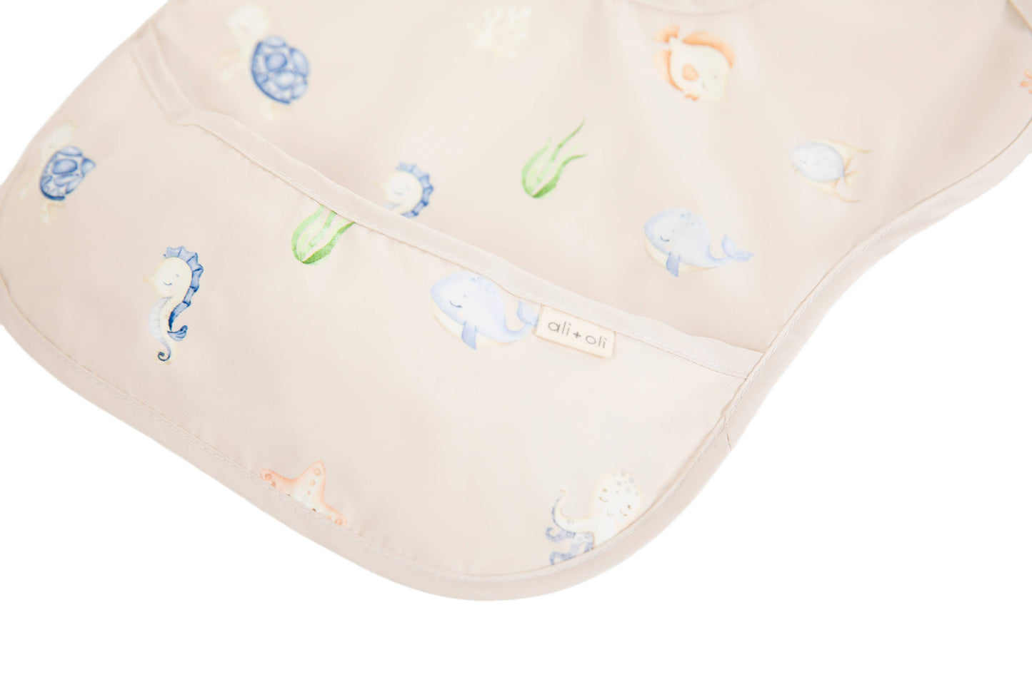 Soft waterproof material of animal print sleeveless bib set