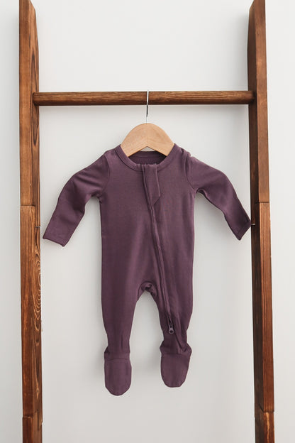 Infant and toddler zip-up footie in elderberry purple – The Jojo by Olive Sprout Kids