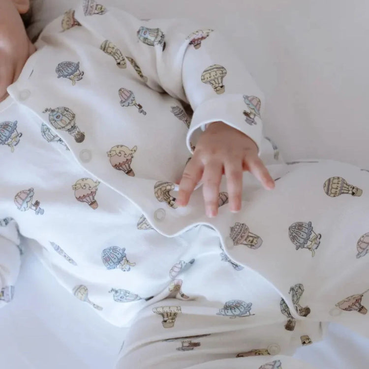 
                    
                      3-Piece Newborn Set - Cappadocia - newborn hat detail in Atelier Babbi Cappadocia print 0-3m
                    
                  