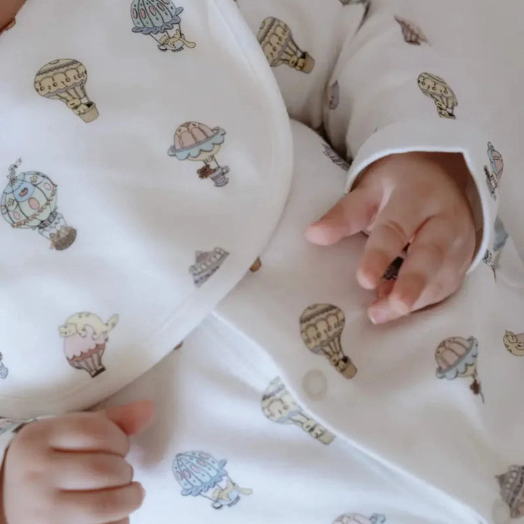 
                    
                      3-Piece Newborn Set - Cappadocia - newborn hat detail in Atelier Babbi Cappadocia print 0-3m
                    
                  