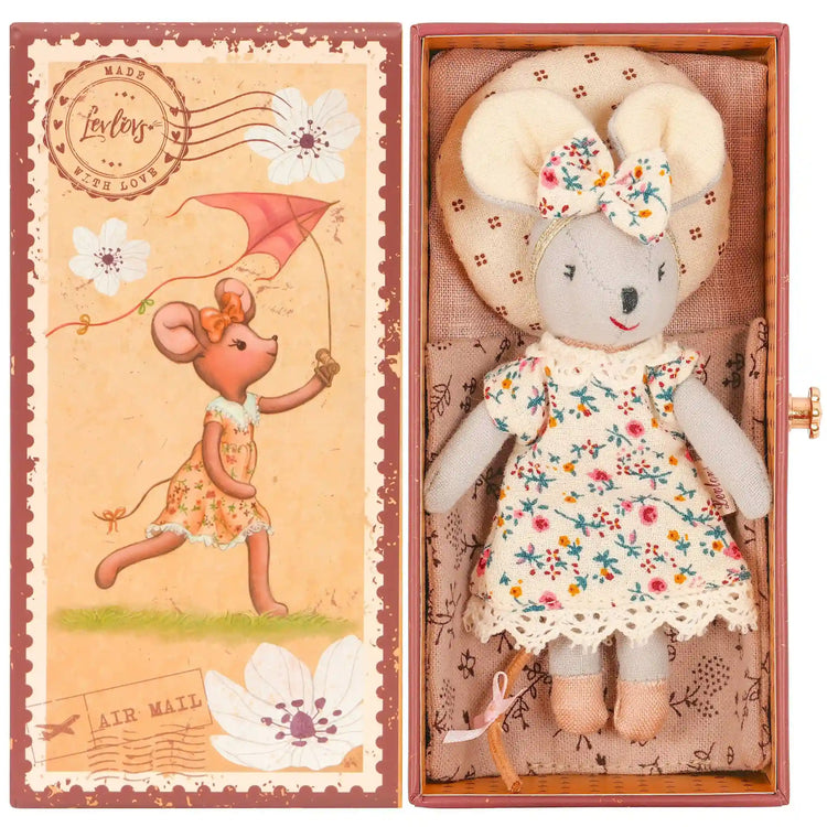 
                    
                      Levlovs Mouse Chloe in Stamp Holder Box with Bedding and accessories.
                    
                  